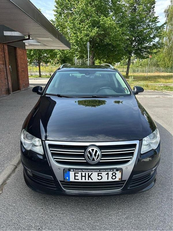 Svart Begagnad 2010 VW Passat Sportline Kombi | 53 000 kr - Bild 1/4