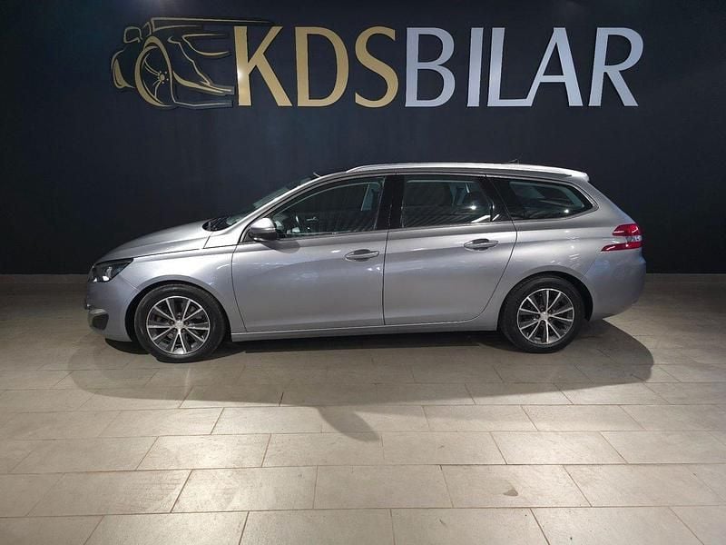 Grå Begagnad 2015 Peugeot 308 Allure Kombi | 99 500 kr (Bra pris) - Bild 1/4