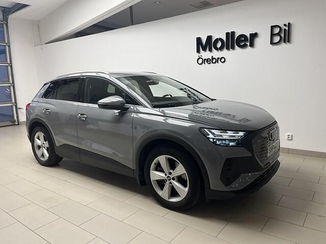 Kiselgrå Begagnad 2022 Audi Q4 e-tron Proline SUV | 339 000 kr (Marknadspris) - Bild 1/4