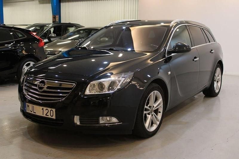 Begagnad Opel Insignia Cosmo 194 HK (142 kW) 2013 Svart Kombi