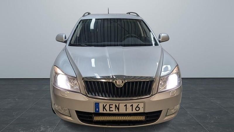 Begagnad Skoda Octavia 162 HK (119 kW) 2009 Silver Kombi