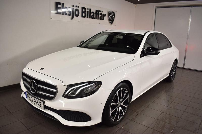 Vit Begagnad 2019 Mercedes E200 Avantgarde Sedan | 239 500 kr (Marknadspris) - Bild 1/4