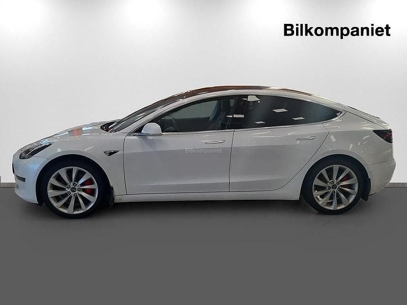 Begagnad Tesla Model 3 Performance 461 kW (627 HK) 2019 Vit Sedan