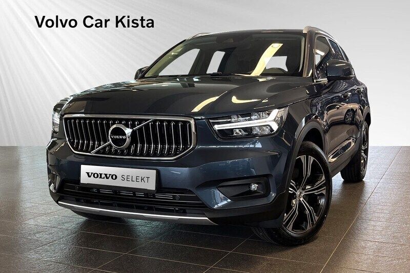 Blå Begagnad 2021 Volvo XC40 Inscription SUV | 319 900 kr (Marknadspris) - Bild 1/3