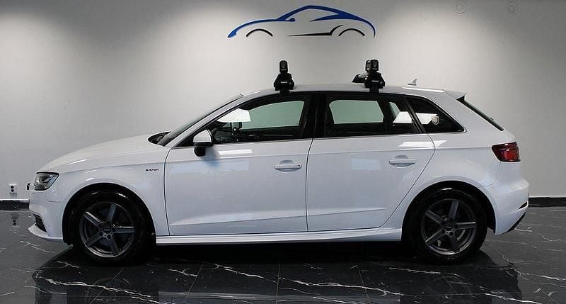 Vit Begagnad 2016 Audi A3 e-tron Comfort Halvkombi | 159 900 kr (Marknadspris) - Bild 1/4