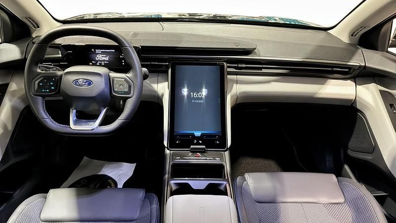 Begagnad Ford Explorer Extended Range 210 kW (286 HK) 2025 Svart (black) SUV