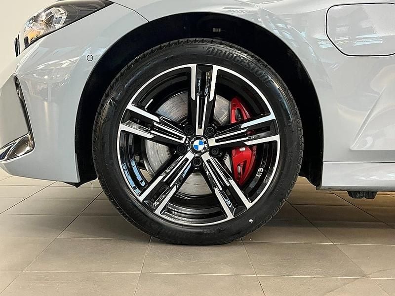 Begagnad BMW 330e M Sport 184 HK (135 kW) 2025 Grå Kombi