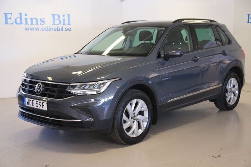 Grå Begagnad 2022 VW Tiguan SUV | 329 000 kr (Marknadspris) - Bild 1/4