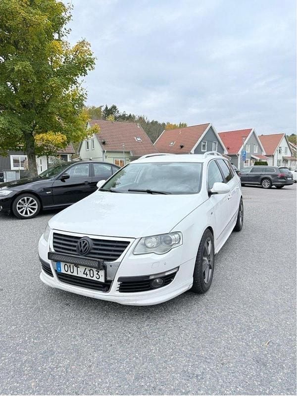 Vit Begagnad 2010 VW Passat Sportline Kombi | 19 000 kr (Superpris) - Bild 1/4
