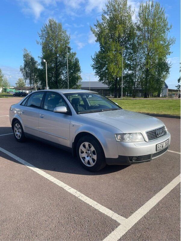 Silver Begagnad 2001 Audi A4 Sedan | 21 000 kr (Marknadspris) - Bild 1/4