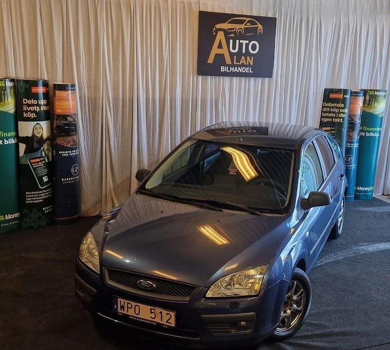 Begagnad Ford Focus 116 HK (85 kW) 2005 Blå