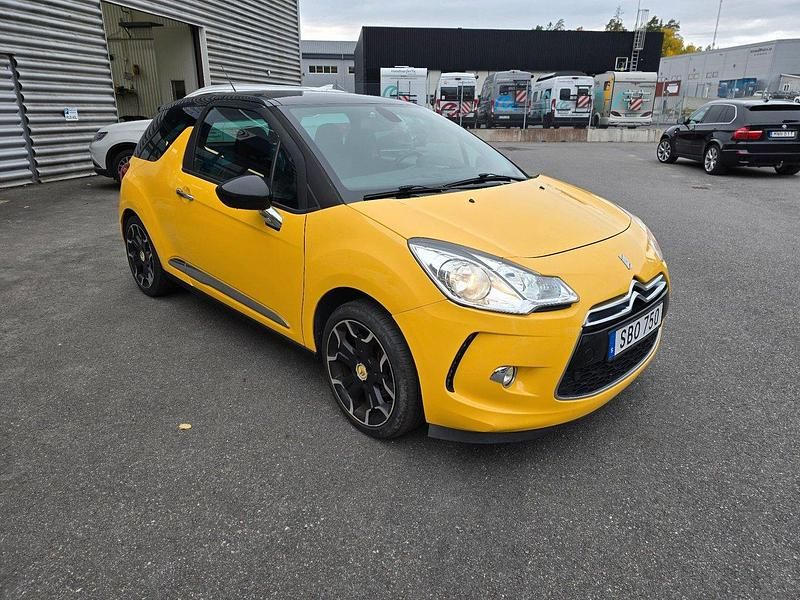 Gul Begagnad 2010 Citroën DS3 Halvkombi | 54 900 kr - Bild 1/4