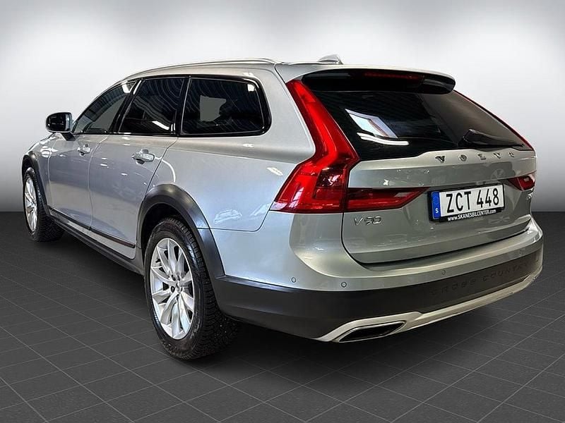 Begagnad Volvo V90 CC Inscription 235 HK (172 kW) 2017 Silver Kombi