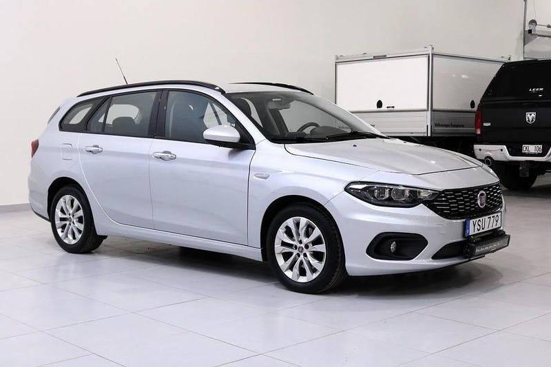 Begagnad Fiat Tipo 110 HK (80 kW) 2017 Silver metallic Kombi