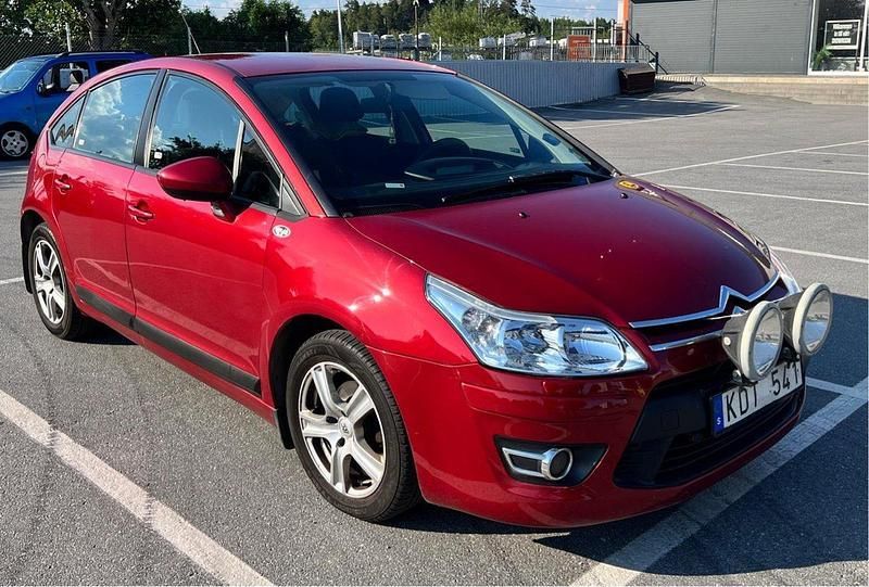 Röd Begagnad 2009 Citroën C4 Halvkombi | 34 500 kr (Marknadspris) - Bild 1/4