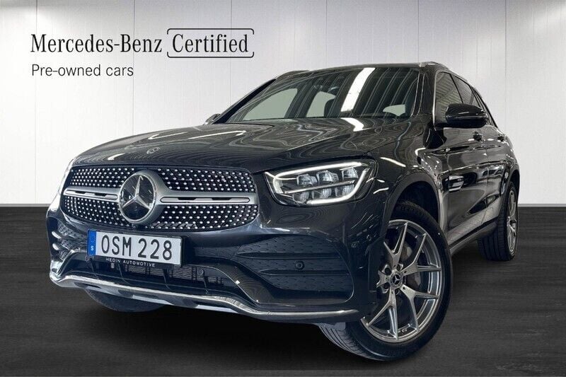 Grå (grey) Begagnad 2022 Mercedes GLC300e AMG line SUV | 519 900 kr (Lite dyr) - Bild 1/4