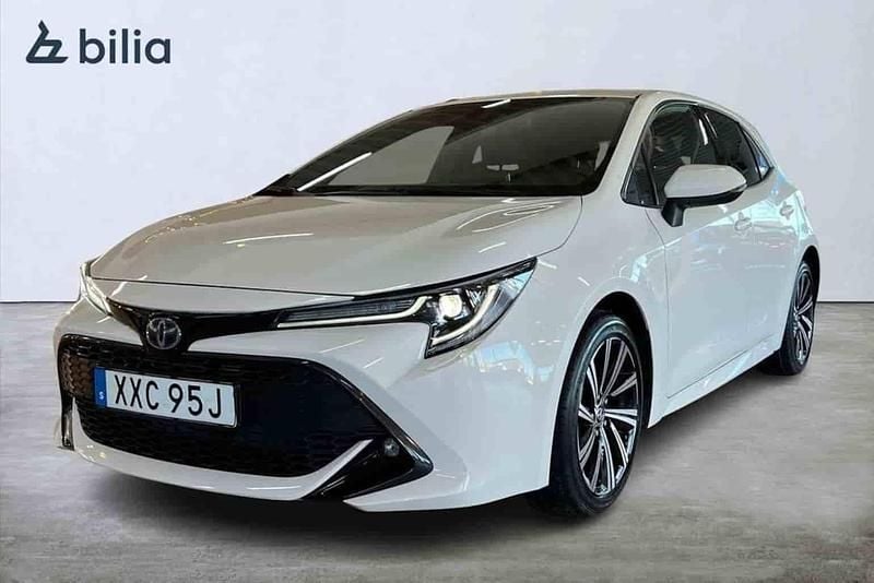 Begagnad Toyota Corolla Hybrid 2022 Vit Halvkombi