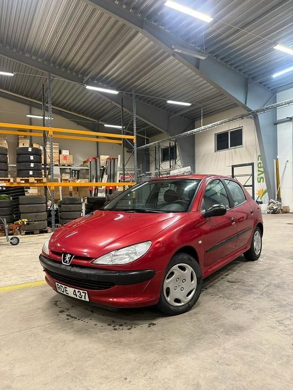 Begagnad 2000 Peugeot 206 Halvkombi | 18 500 kr (Marknadspris) - Bild 1/4