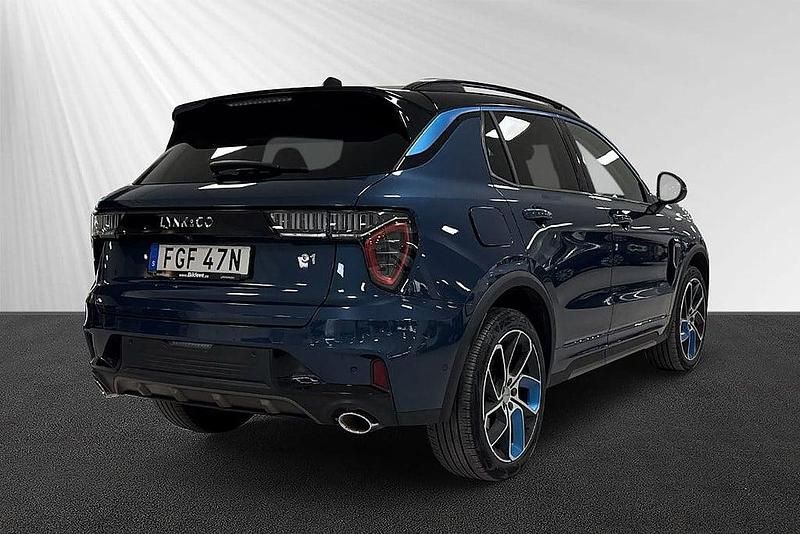 Begagnad Lynk & Co 01 264 HK (194 kW) 2022 Blå SUV