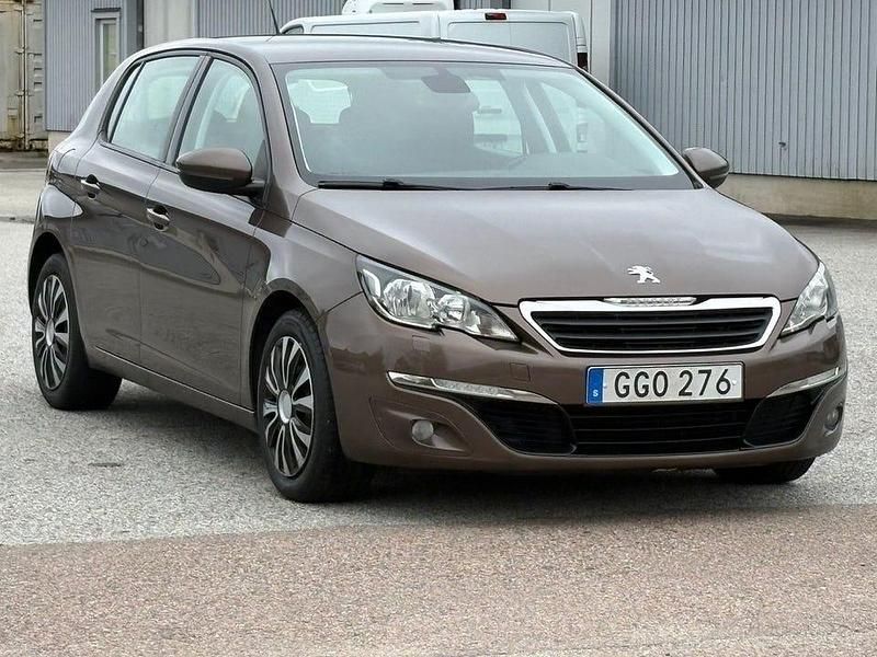 Begagnad Peugeot 308 Active 110 HK (80 kW) 2014 Brun Halvkombi