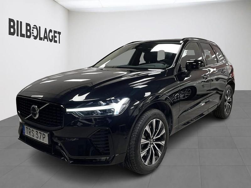 Svart Begagnad 2022 Volvo XC60 Plus SUV | 469 800 kr (Marknadspris) - Bild 1/4