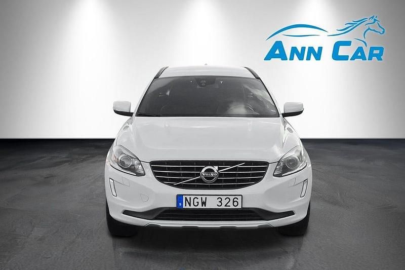 Vit Begagnad 2013 Volvo XC60 Momentum SUV | 149 900 kr (Marknadspris) - Bild 1/4