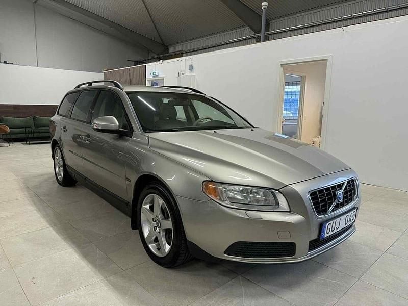 Ljusbrun Begagnad 2008 Volvo V70 Kombi | 59 900 kr (Superpris) - Bild 1/4