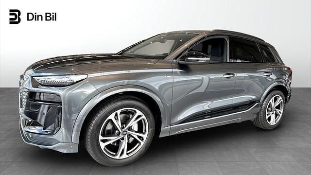 Ny Audi Q6 e-tron S-Line 284 kW (387 HK) 2025 Daytonagrå pärleffekt SUV