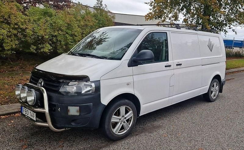 Vit Begagnad 2015 VW T6 Van | 79 899 kr (Superpris) - Bild 1/4
