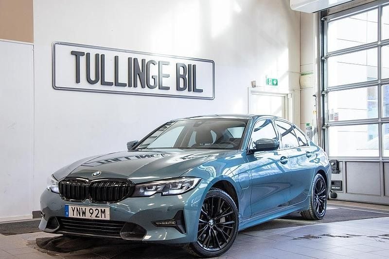Begagnad BMW 330e Sport Line 184 HK (135 kW) 2020 Blå Sedan