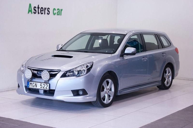 Silver Begagnad 2011 Subaru Legacy Kombi | 59 000 kr (Marknadspris) - Bild 1/4
