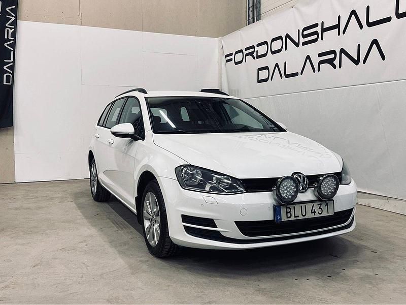 Vit Begagnad 2014 VW Golf VII Kombi | 119 900 kr (Marknadspris) - Bild 1/4