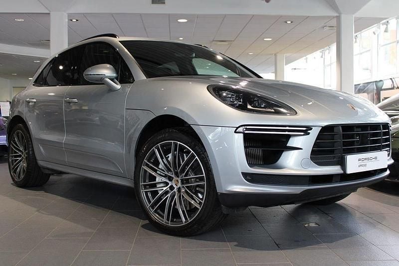 Silver Begagnad 2019 Porsche Macan Turbo SUV | 725 000 kr (Marknadspris) - Bild 1/4