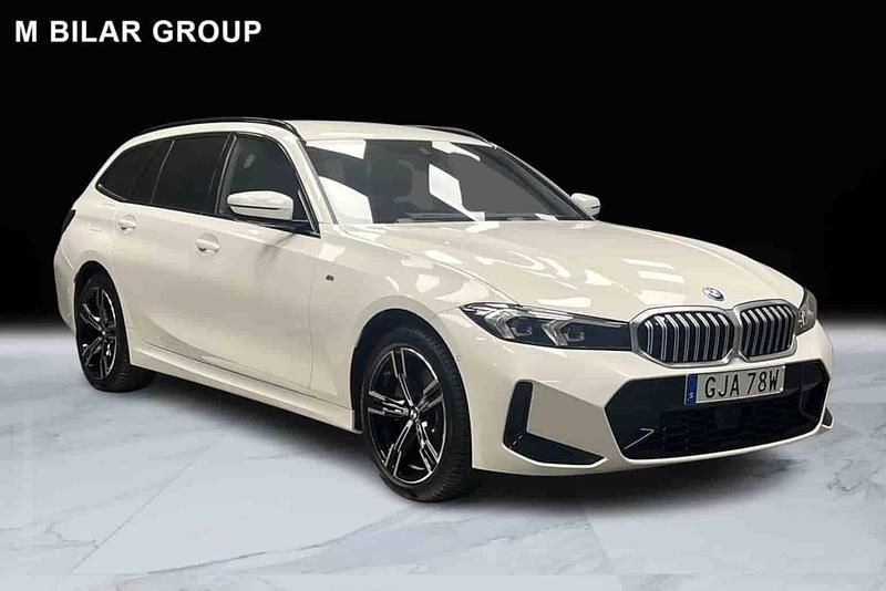Vit Begagnad 2025 BMW 330e Kombi | 497 500 kr - Bild 1/1
