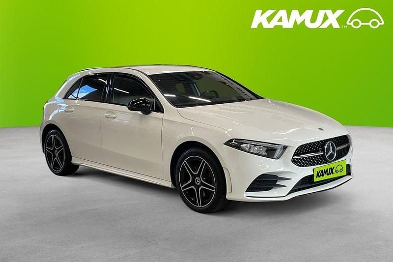Vit Begagnad 2022 Mercedes A250 AMG Halvkombi | 308 700 kr (Bra pris) - Bild 1/3