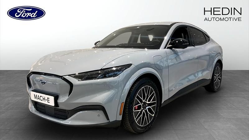 Grå Ny 2025 Ford Mustang Mach-E Premium SUV | 719 000 kr - Bild 1/4