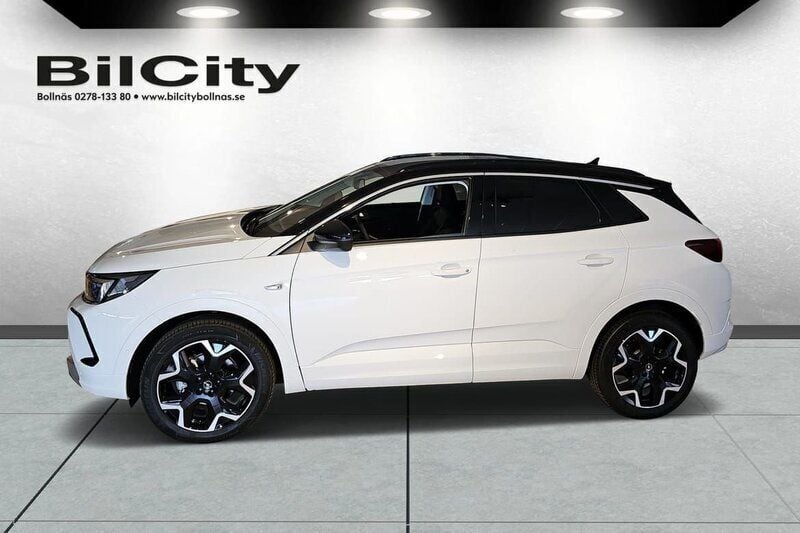 Vit Ny 2024 Opel Grandland X SUV | 369 900 kr (Lite dyr) - Bild 1/4