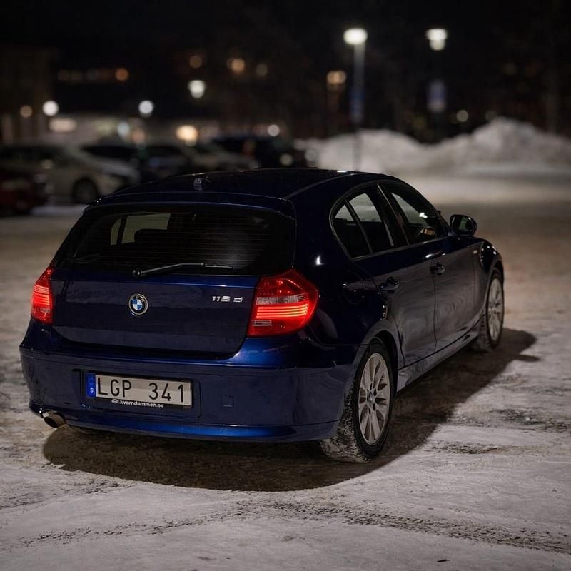 Begagnad 2011 BMW 116 Halvkombi | 64 500 kr (Bra pris) - Bild 1/4