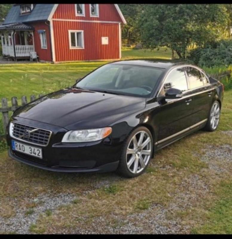Svart Begagnad 2008 Volvo S80 Sedan | 52 500 kr (Marknadspris) - Bild 1/4