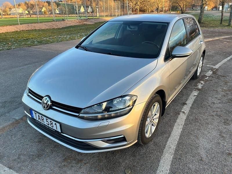 Begagnad 2018 VW Golf VII Halvkombi | 128 000 kr (Bra pris) - Bild 1/4