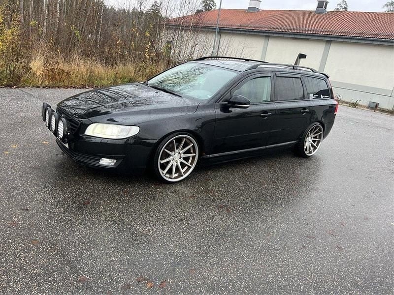 Svart Begagnad 2015 Volvo V70 Kombi | 95 000 kr (Marknadspris) - Bild 1/4