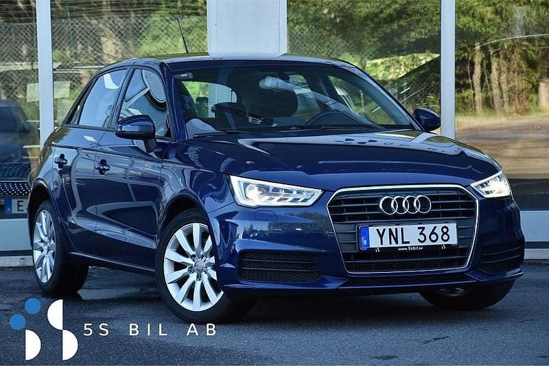 Blå Begagnad 2018 Audi A1 Sportback Halvkombi | 149 900 kr (Marknadspris) - Bild 1/2