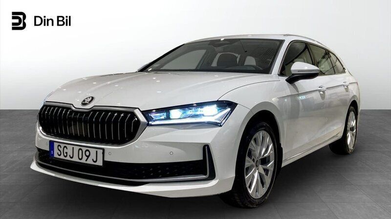 Vit Ny 2024 Skoda Superb Selection Kombi | 399 900 kr (Superpris) - Bild 1/4