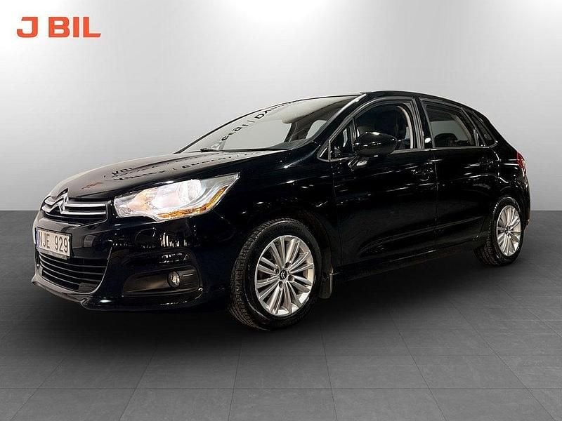 Svart Begagnad 2013 Citroën C4 Halvkombi | 79 900 kr (Marknadspris) - Bild 1/4