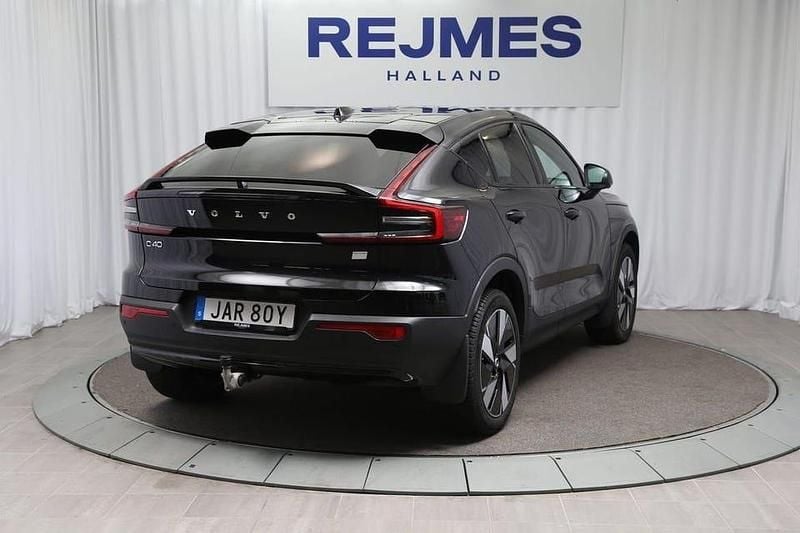 Begagnad Volvo EC40 Plus 188 kW (256 HK) 2023 Svart SUV