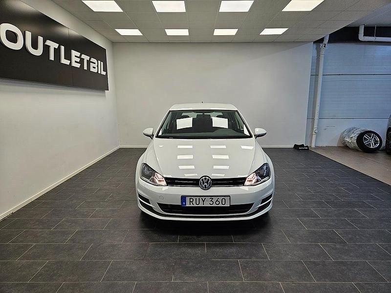 Begagnad VW Golf VII 110 HK (80 kW) 2016 Vit Halvkombi