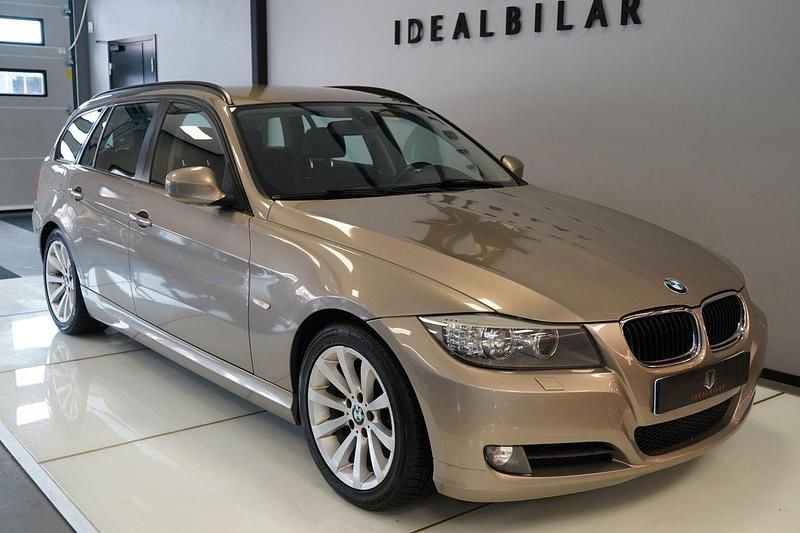 Begagnad 2011 BMW 320 Kombi | 94 500 kr (Marknadspris) - Bild 1/4