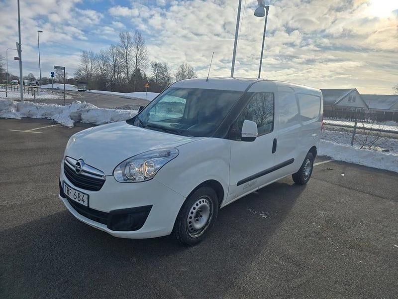 Begagnad Opel Combo 95 HK (69 kW) 2017 Vit Minibuss