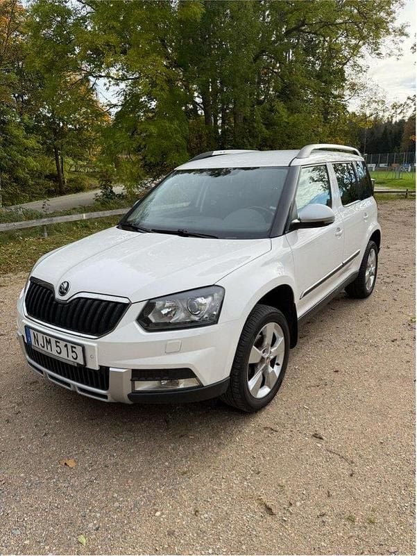 Vit Begagnad 2016 Skoda Yeti Outdoor SUV | 124 000 kr - Bild 1/4