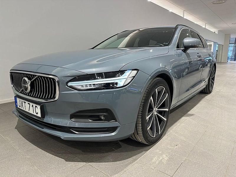 Grå Begagnad 2021 Volvo V90 Momentum Kombi | 369 500 kr (Marknadspris) - Bild 1/4